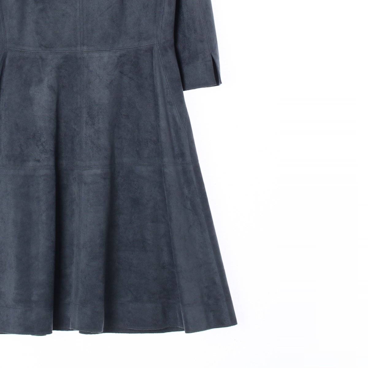 질스튜어트 블루 스웨이드 플레어 미디 원피스 이미지 3