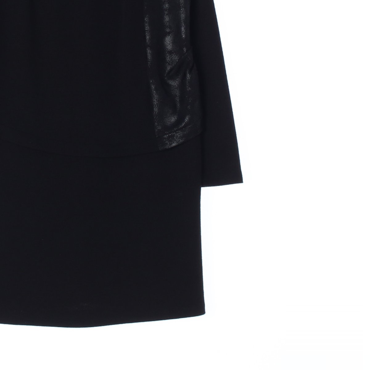 예츠 블랙 레더 디테일 라운드 미디 원피스 이미지 3