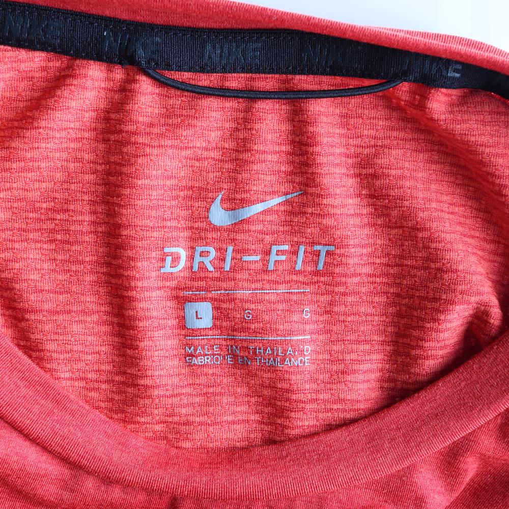 나이키 레드 드라이핏 스포츠 반팔 라운드 티셔츠 이미지 5