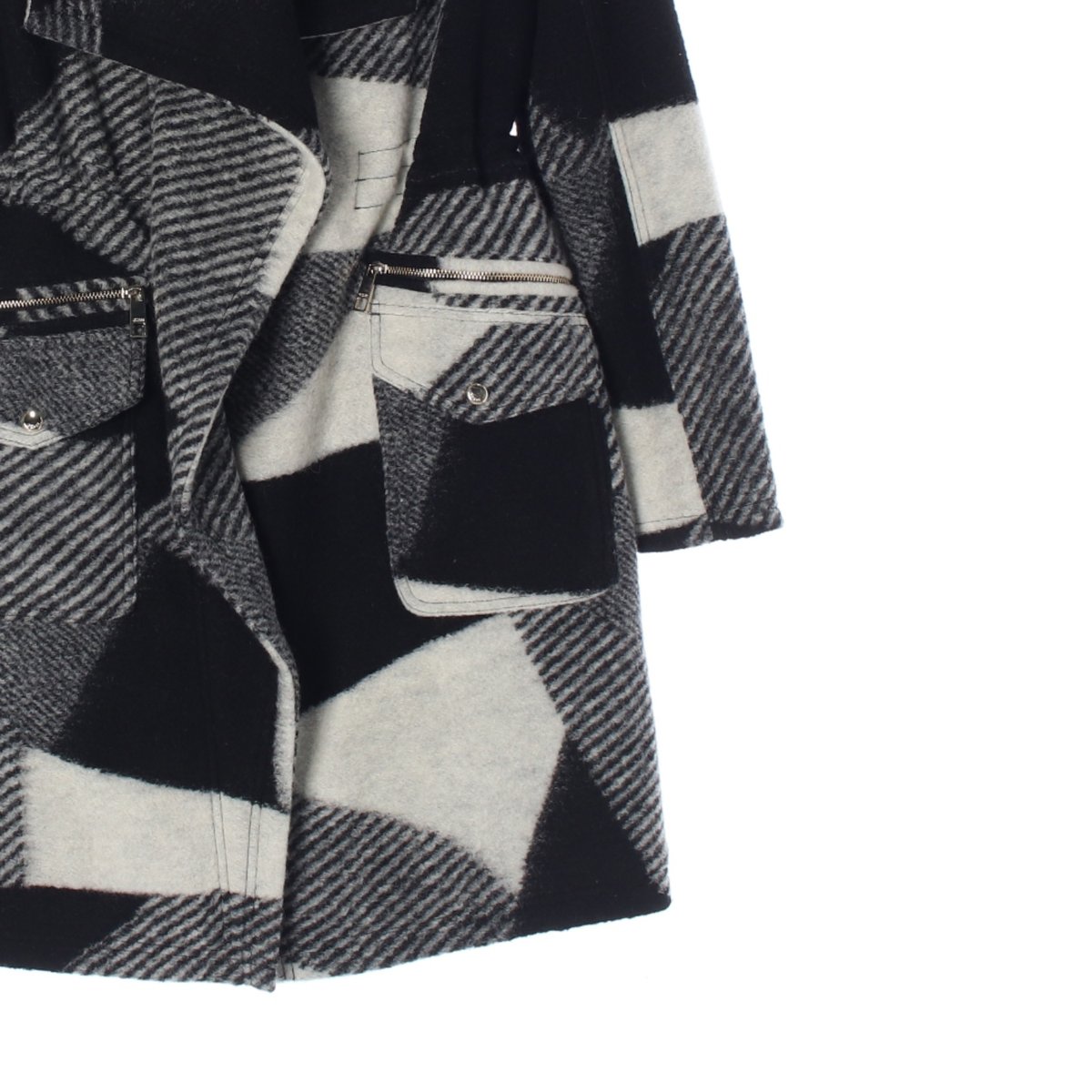 게스 블랙앤화이트 패치워크 패디드 코트 이미지 3