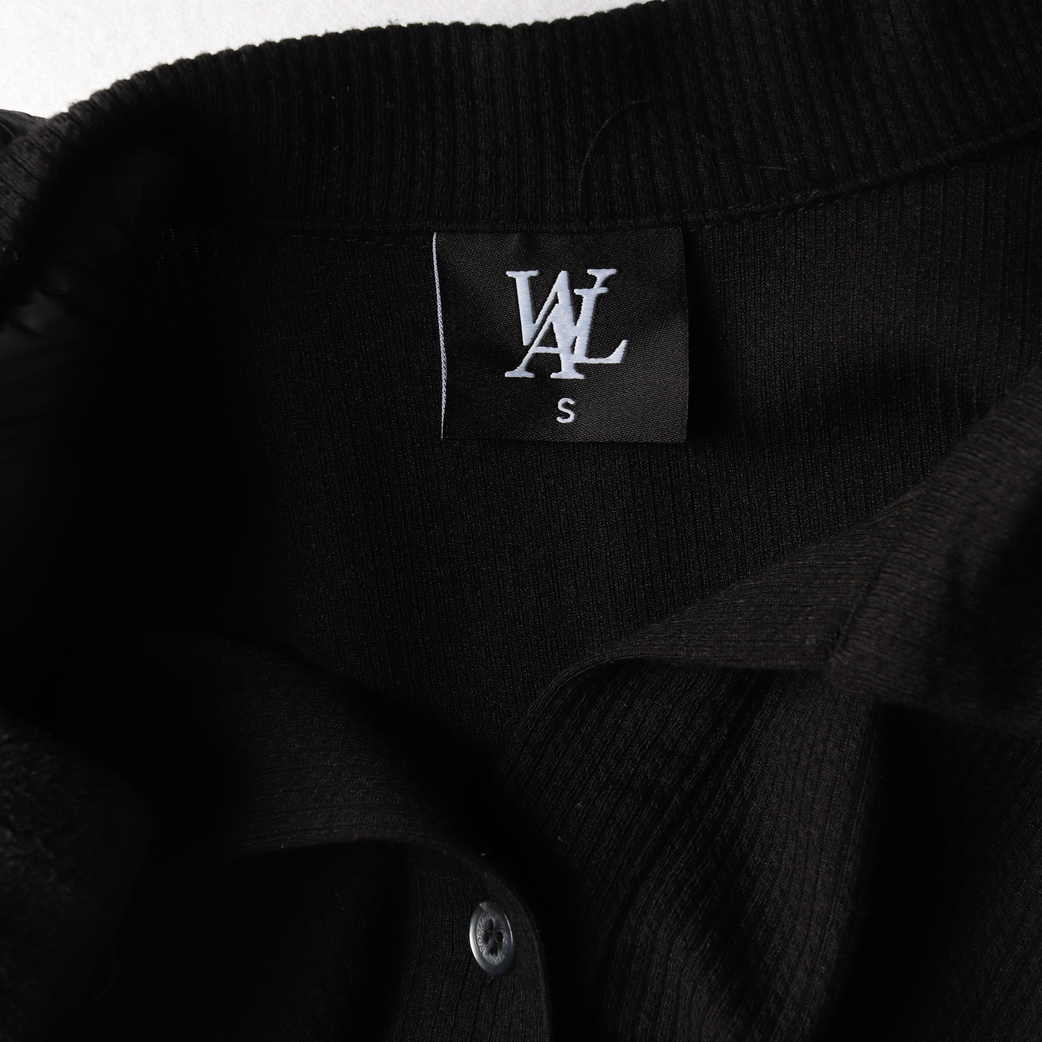 우알롱 23SS 시그니처 슬림 카라 셔츠 가디건 버튼 니트  이미지 3