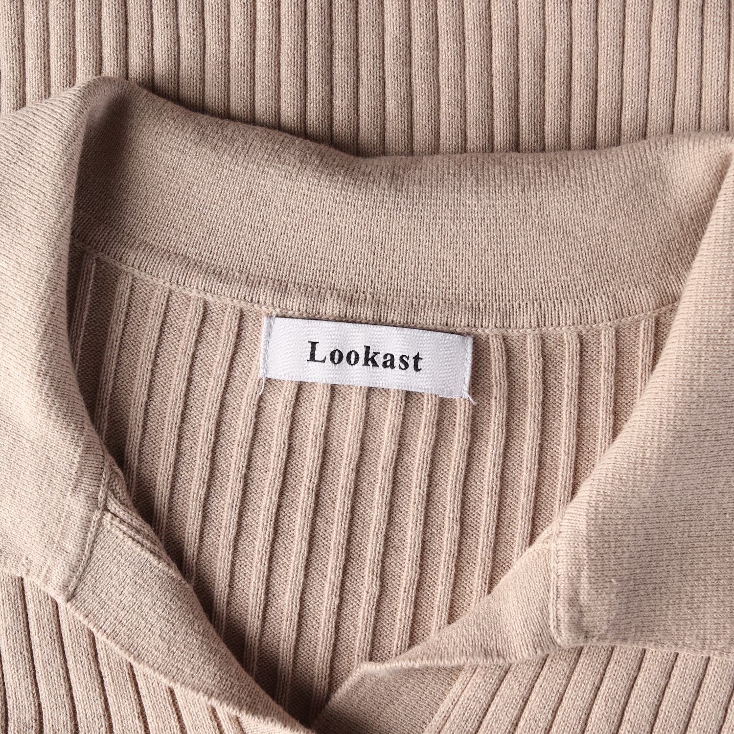 룩캐스트 24SS 타미아 카라 반팔 니트 베이지 이미지 3