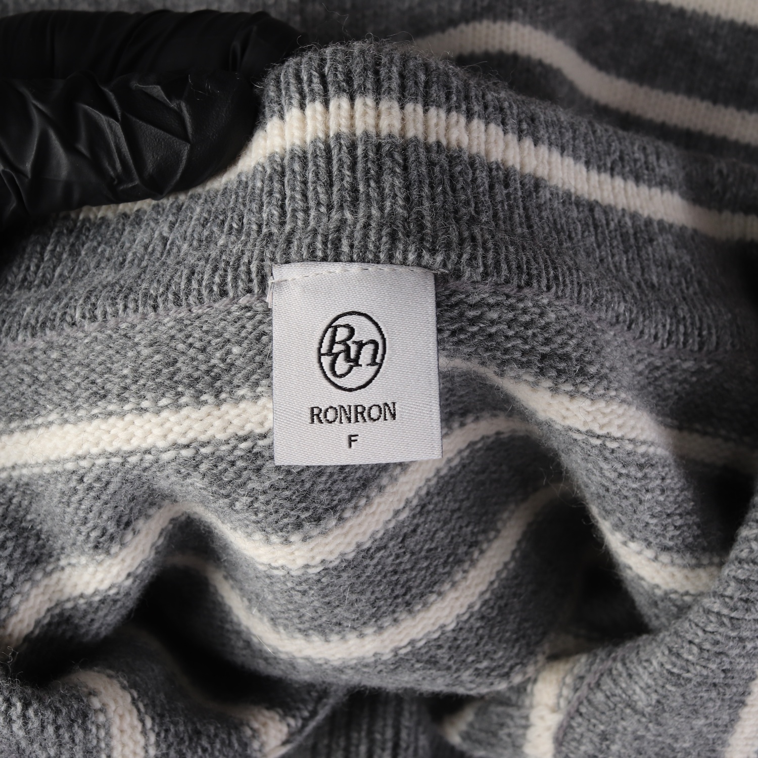 론론 울 캐시미어 블렌드 스트라이프 니트 이미지 3