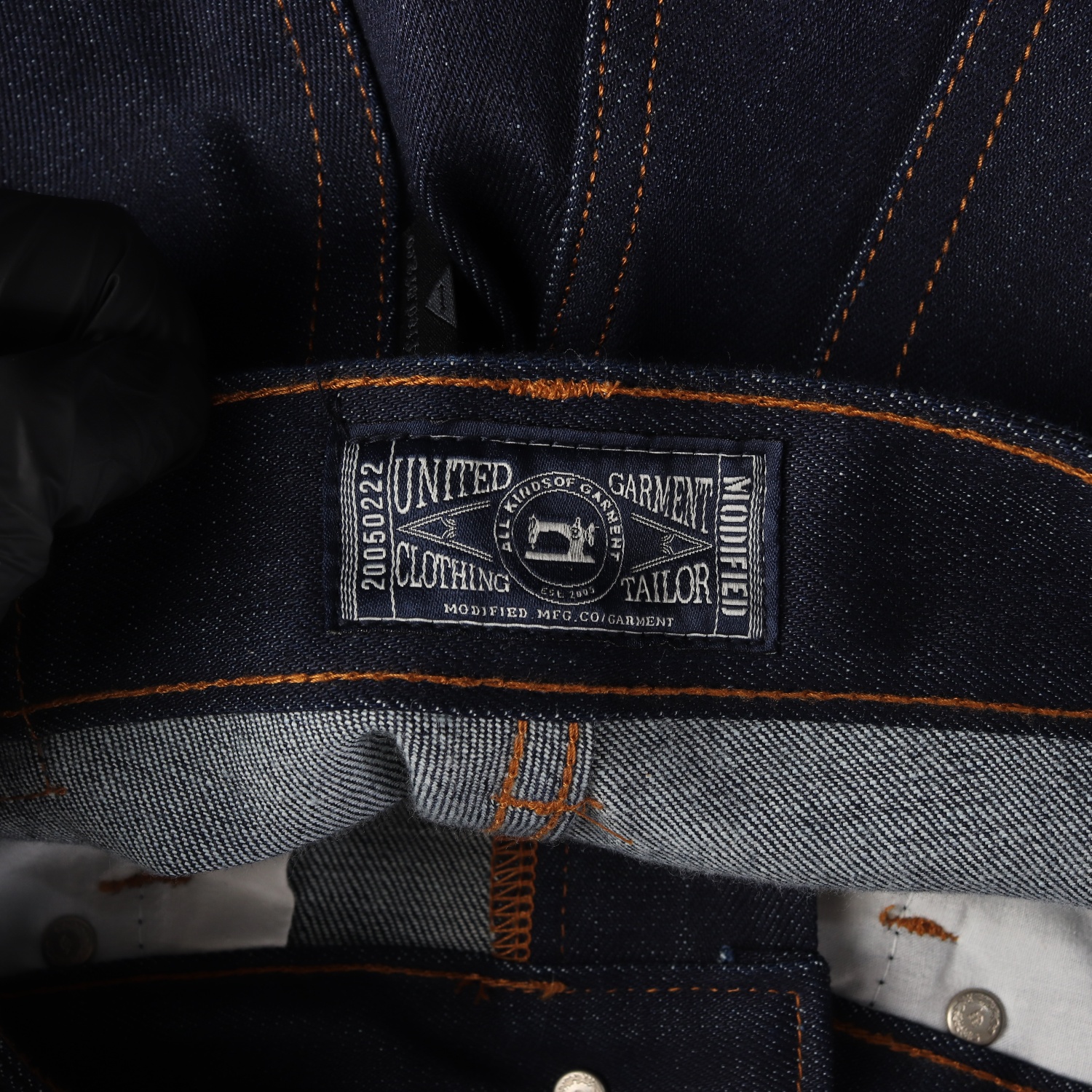 모디파이드 슬림핏 데님 팬츠 이미지 3