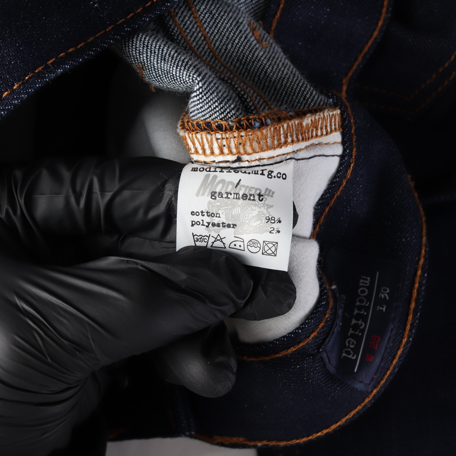 모디파이드 슬림핏 데님 팬츠 이미지 4